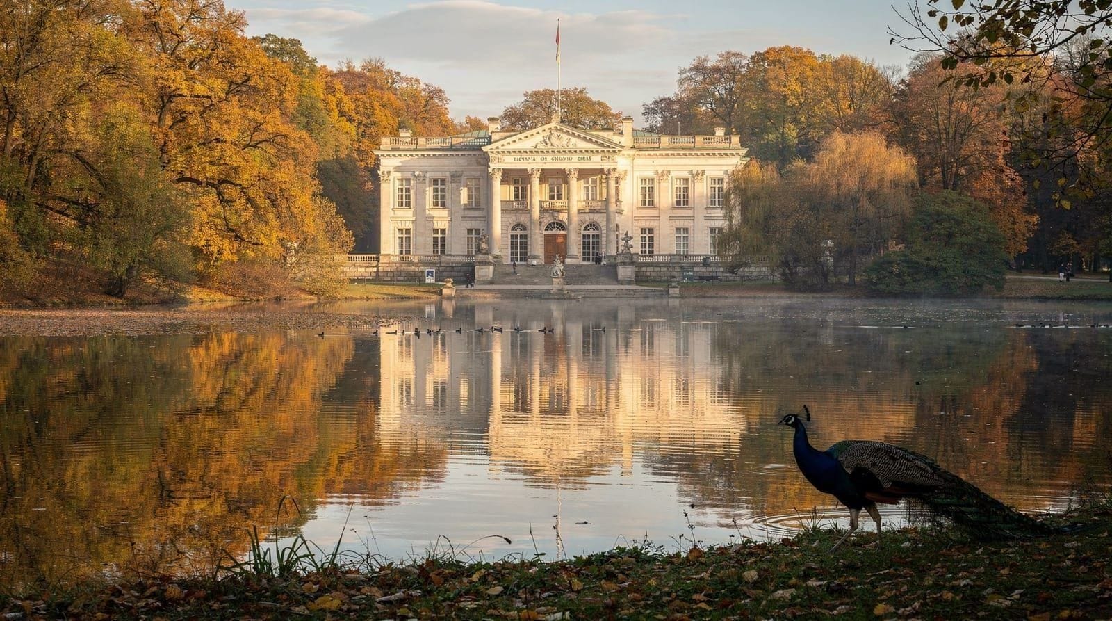 Łazienki Park — royal gardens on the water