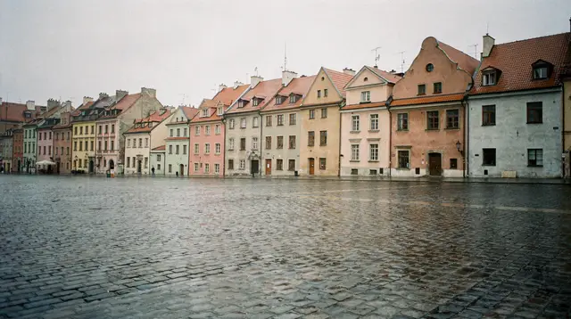 Warsaw Praga Area Tour with Vodka Museum Visit and Tasting