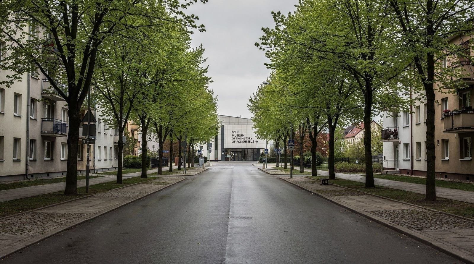 Warsaw Ghetto Walking Route: A Self-Guided Tour of the Memorial Sites